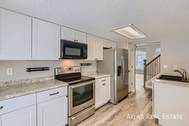 Foto del edificio - 8750 Boxelder Dr