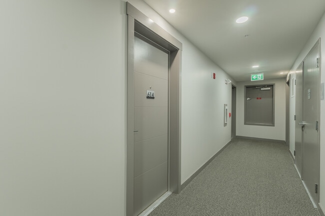 Building Photo - 33886 Pine St