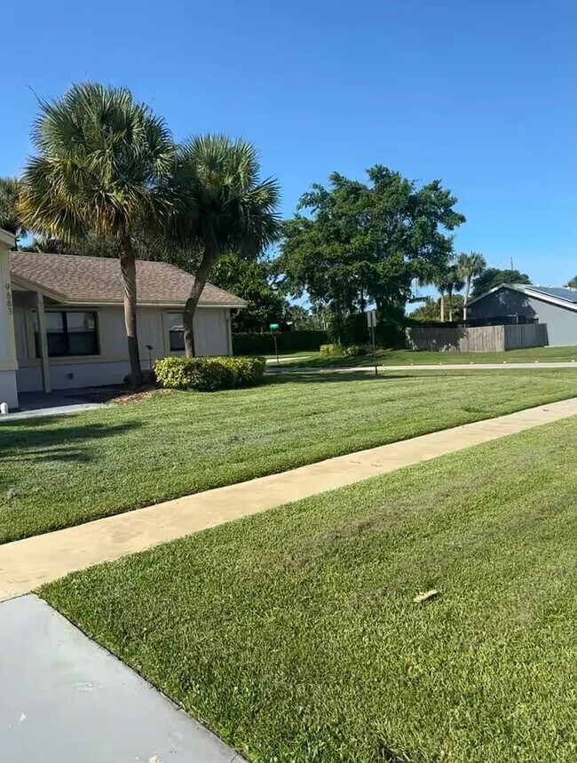 Foto del edificio - 9883 Liberty Ct