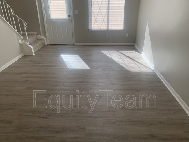 Foto del edificio - 6907 Gracely Dr