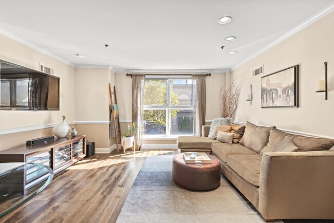 Foto del edificio - 70 ADAMS St