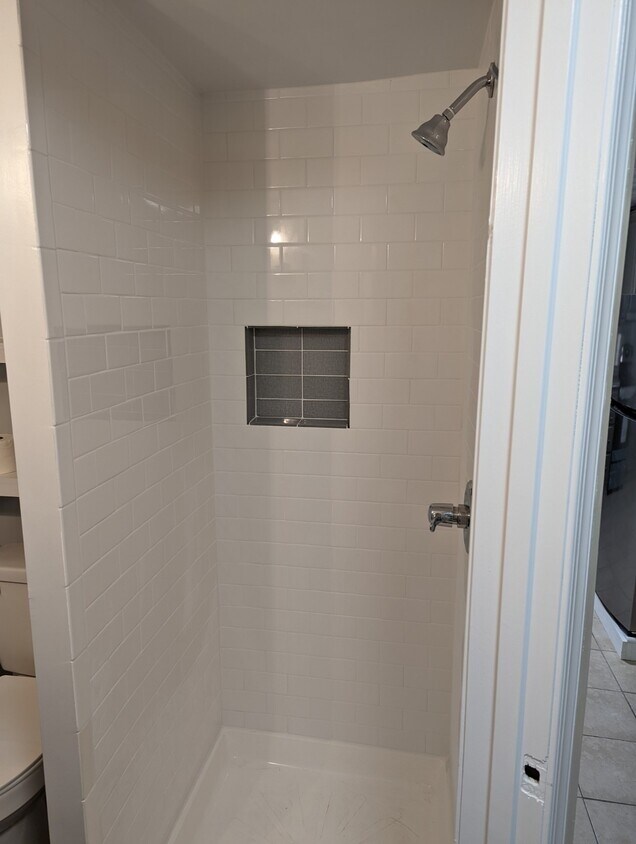 Full Bath Main Floor - 38 N Main St