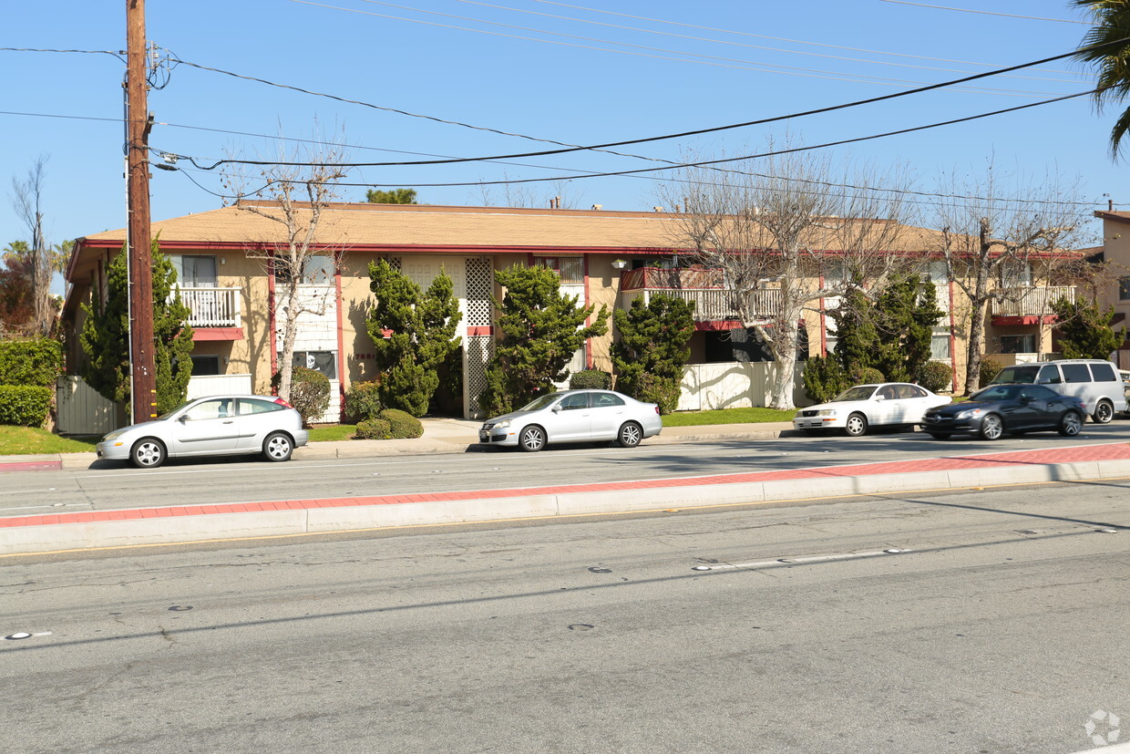 Primary Photo - 7661 Garfield Ave