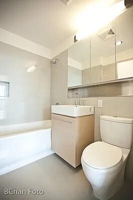Building Photo - 38 Delancey St