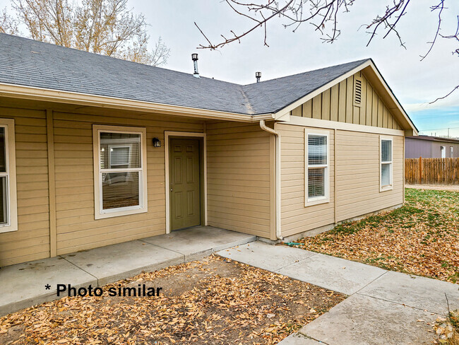 Building Photo - 213 S Dewey Ave