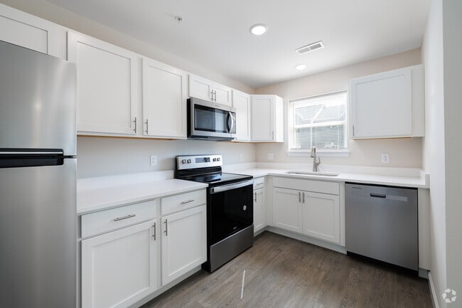 1BR, 1BA - 625SF - Kitchen - Liberty Pointe