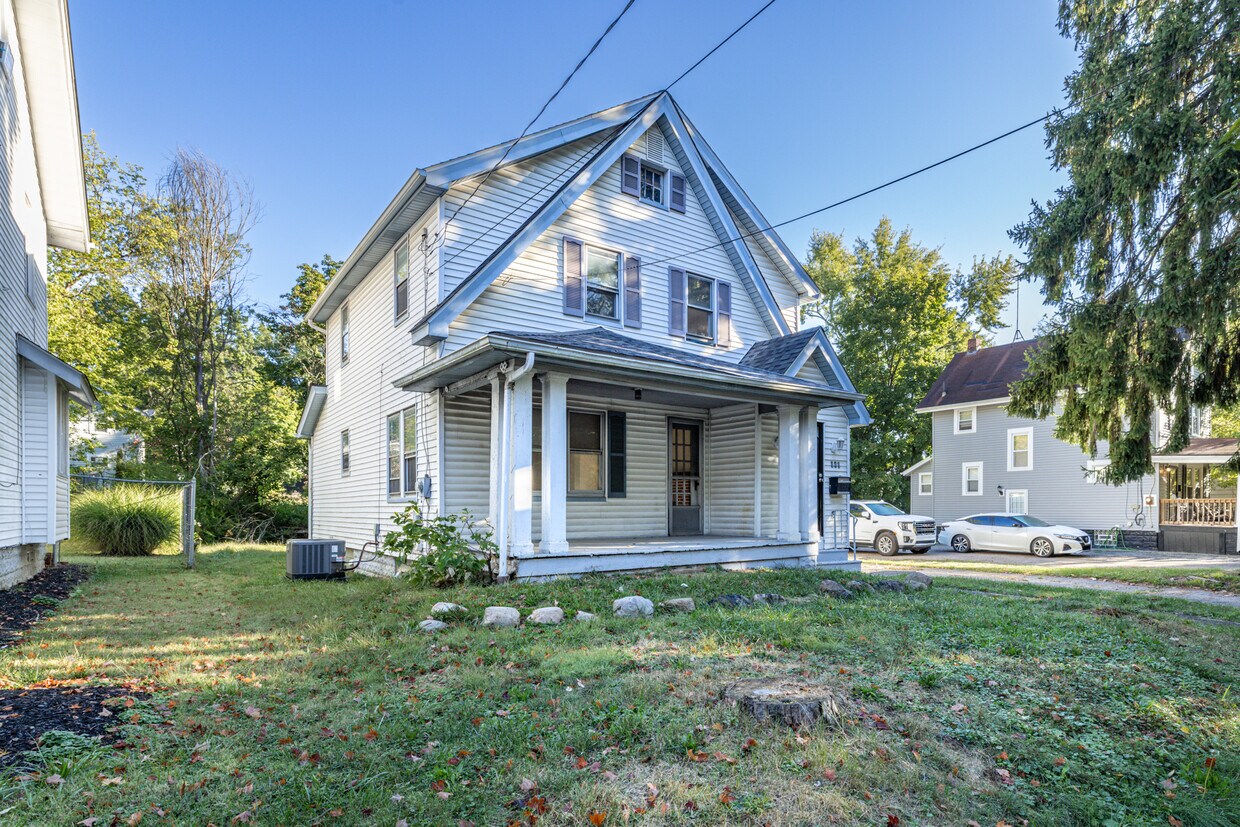 Foto principal - 849 Glenn St