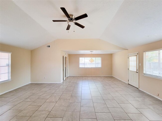 Building Photo - 16715 Quail View Ct