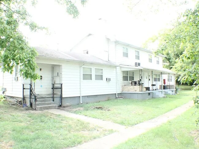 Foto del edificio - 318 E Fairview Rd