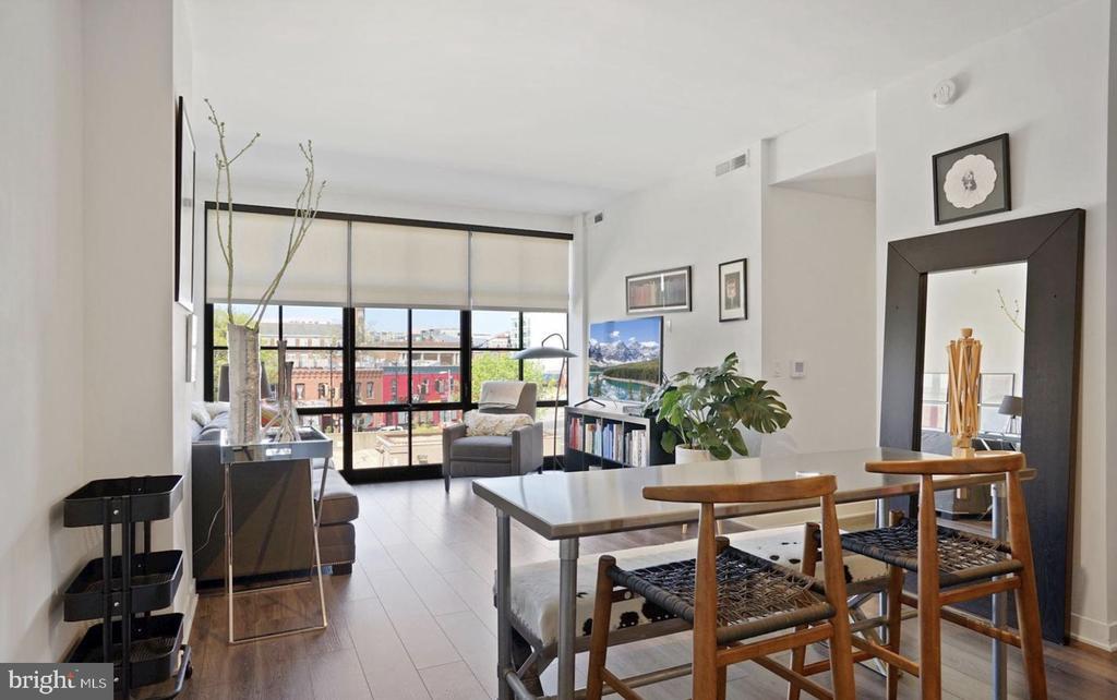 Foto principal - 2030 8th St NW