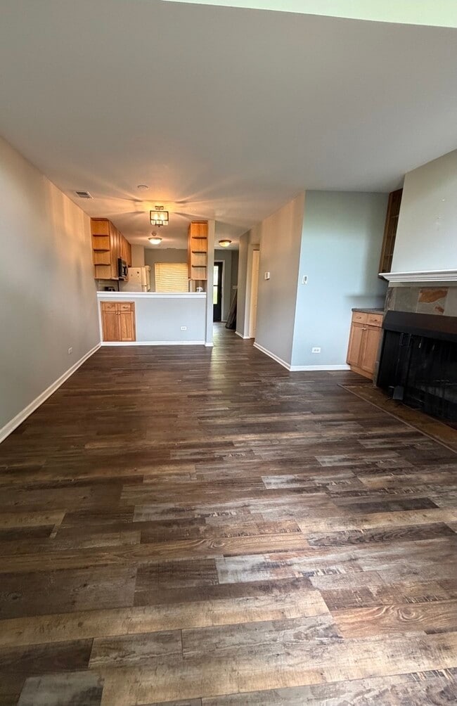 Building Photo - 5915 Meadow Dr