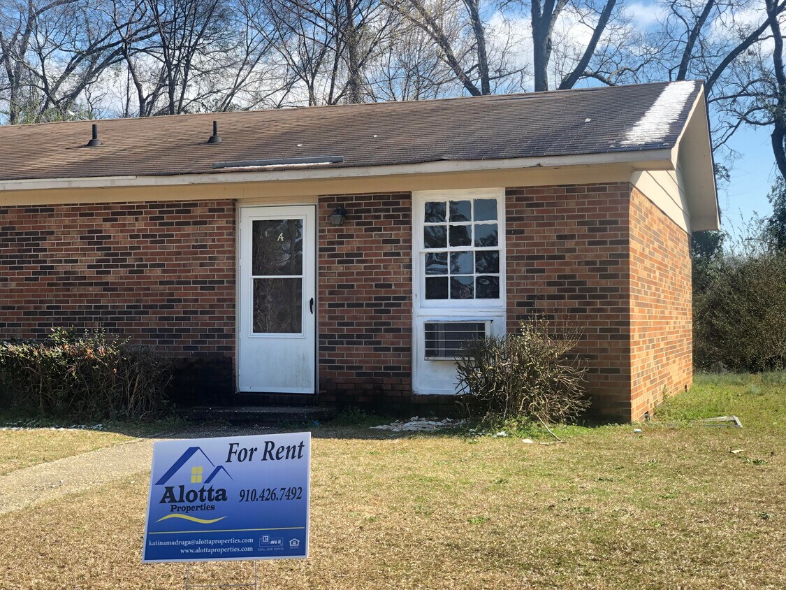 Foto principal - 6425 Applecross Ave