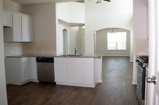 Foto principal - 5801 Fir Tree Ln