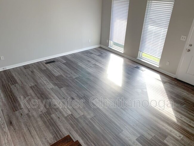 Building Photo - 4652 Cary Ln