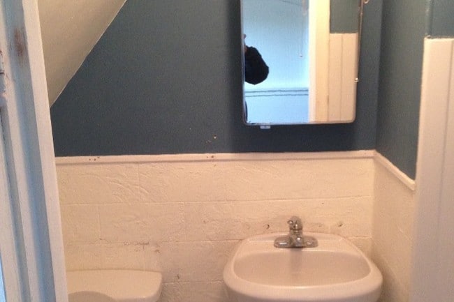 Building Photo - 917 S University Ave