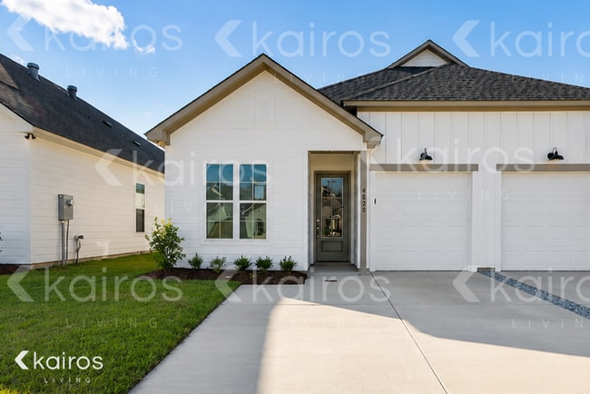 Building Photo - 4828 W Dacha Ln