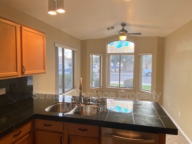 Building Photo - 2507 S Lorena