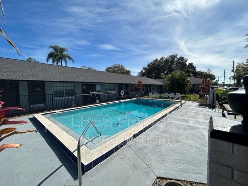 Foto principal - 1031 Columbia Ave