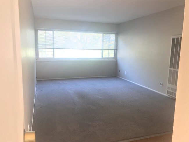 Foto del edificio - 2121 Whitman Way