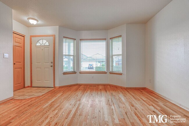 Foto del edificio - Beautiful Orchards Home with Spacious Layout