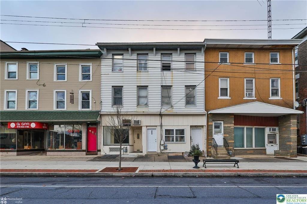Primary Photo - 423 Front St