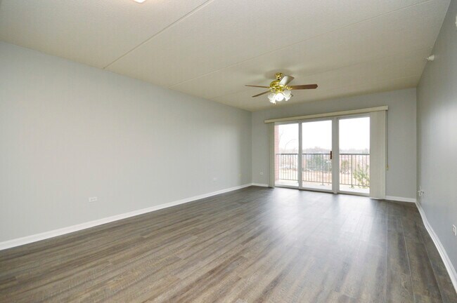 Foto del edificio - 7400 Lincoln Ave
