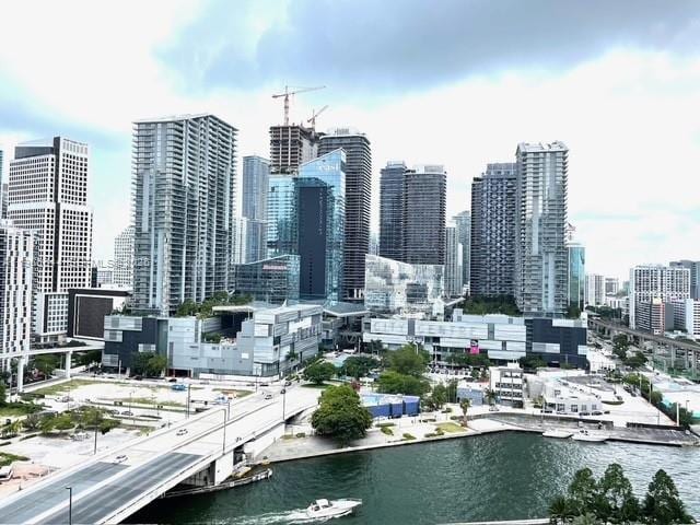 Foto del edificio - 350 S Miami Ave