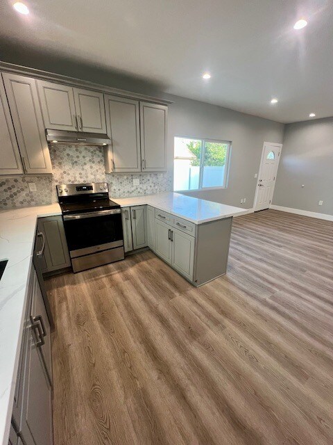 Foto del edificio - 6227 Orion Ave