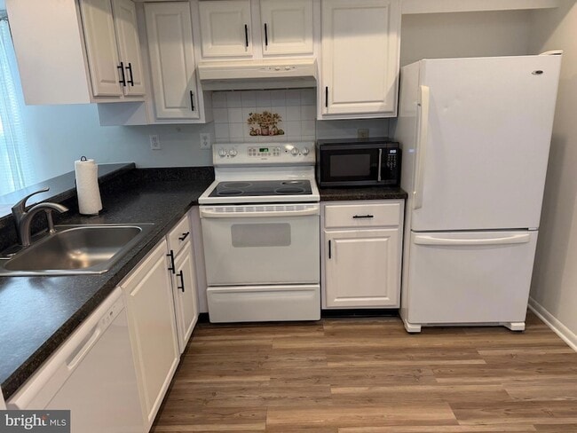 Foto del edificio - 106 Pinewood Dr