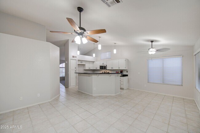 Building Photo - 15025 W Bottle Tree Ave