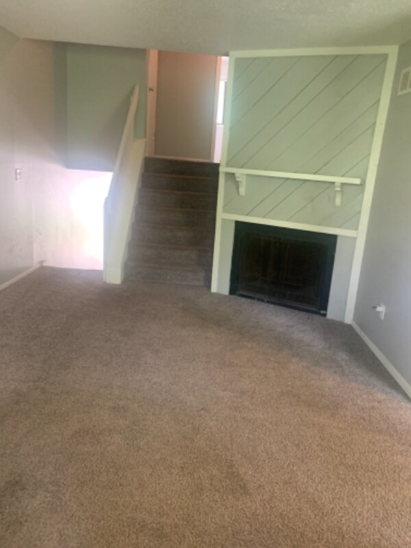 Building Photo - 3205 Schuetzen Ln
