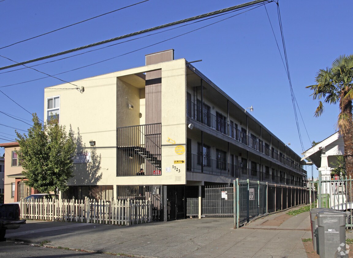 Primary Photo - 1723 28th Ave