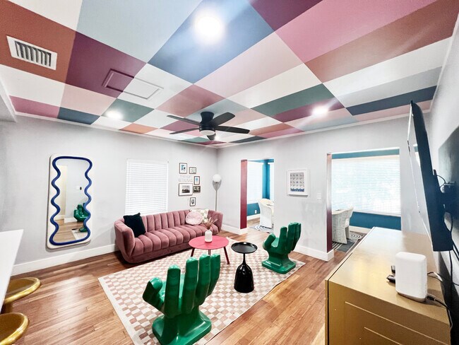 Foto del edificio - 324 NW 52nd St