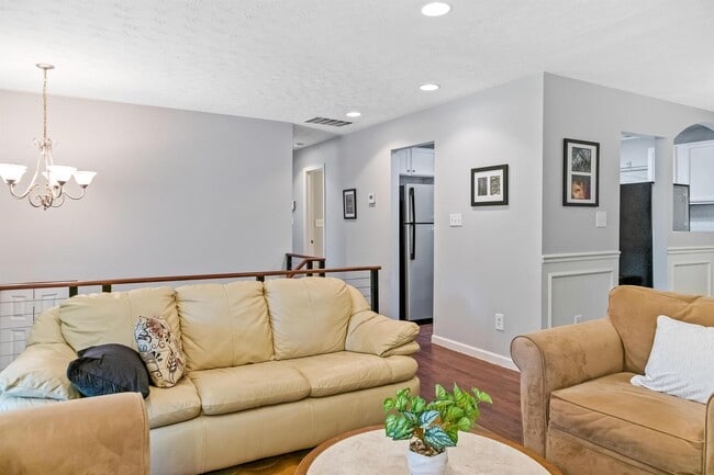 Photo - 4942 Sheila Ln House