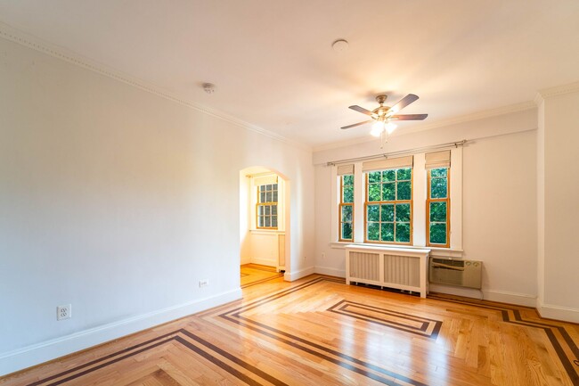 Building Photo - Beautiful Efficiency in Kalorama / Dupont ...