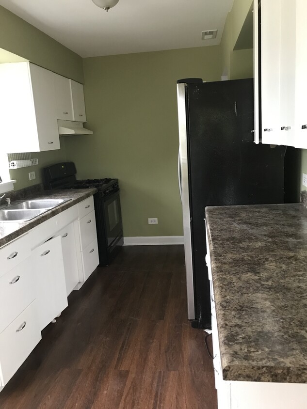 Kitchen - 9110 Bennett Ave