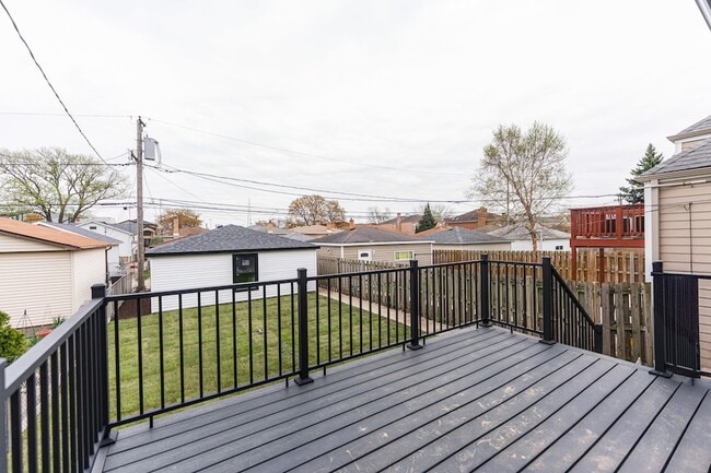 Building Photo - 4129 N Oketo Ave