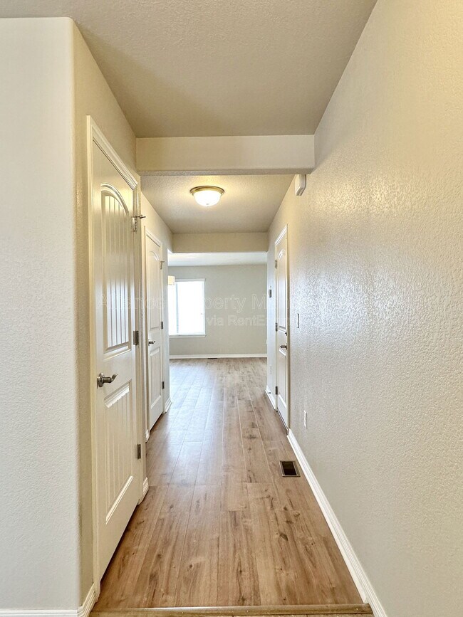 Building Photo - 6039 Jorie Rd