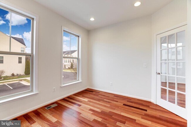 Foto del edificio - 42639 Chisholm Dr