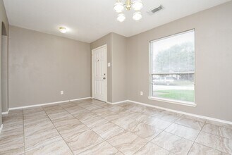 Building Photo - 642 Kiley Dr