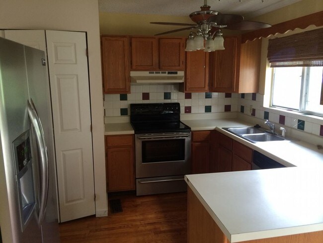 Foto del edificio - 406 Glenfield Ct.