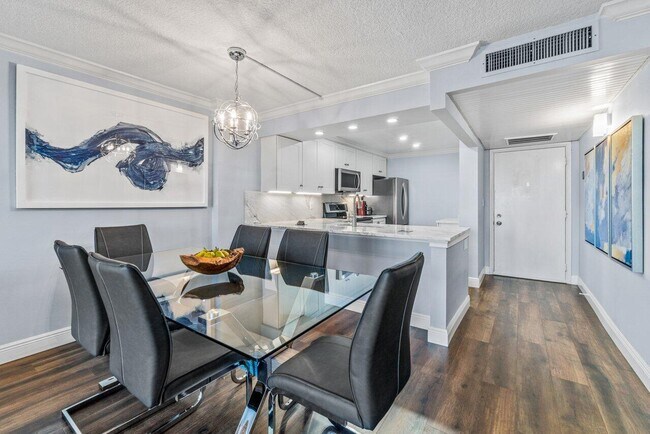 Foto del edificio - 14 Royal Palm Way