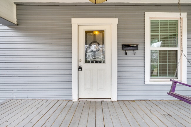 Front door - 5528 Richard Ave