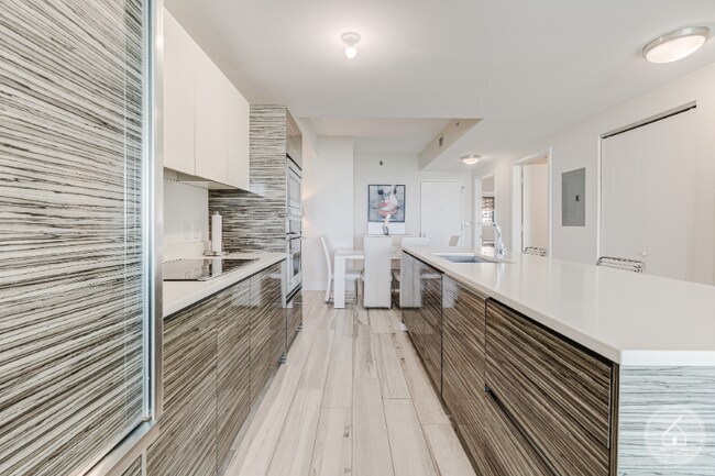 Foto del edificio - 460 NE 28th St