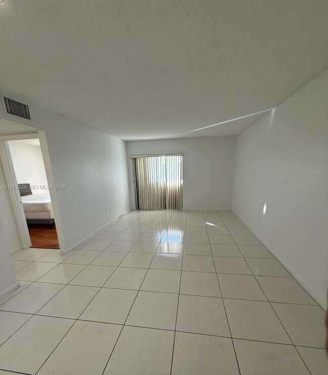 Foto del edificio - 17530 NW 68th Ave