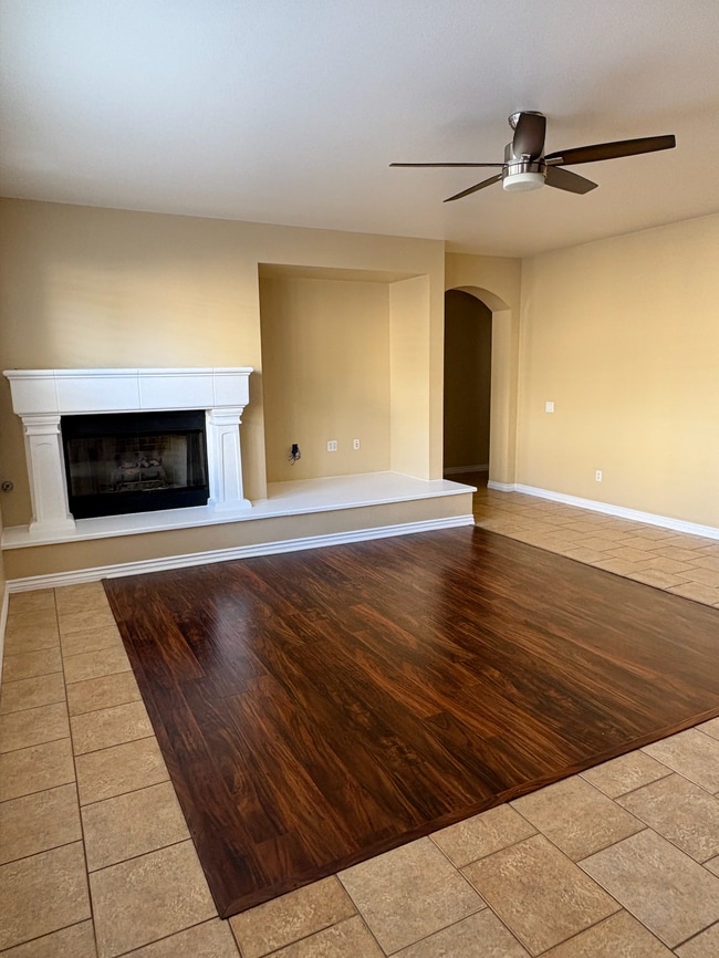 Sala de estar - 3833 East Park