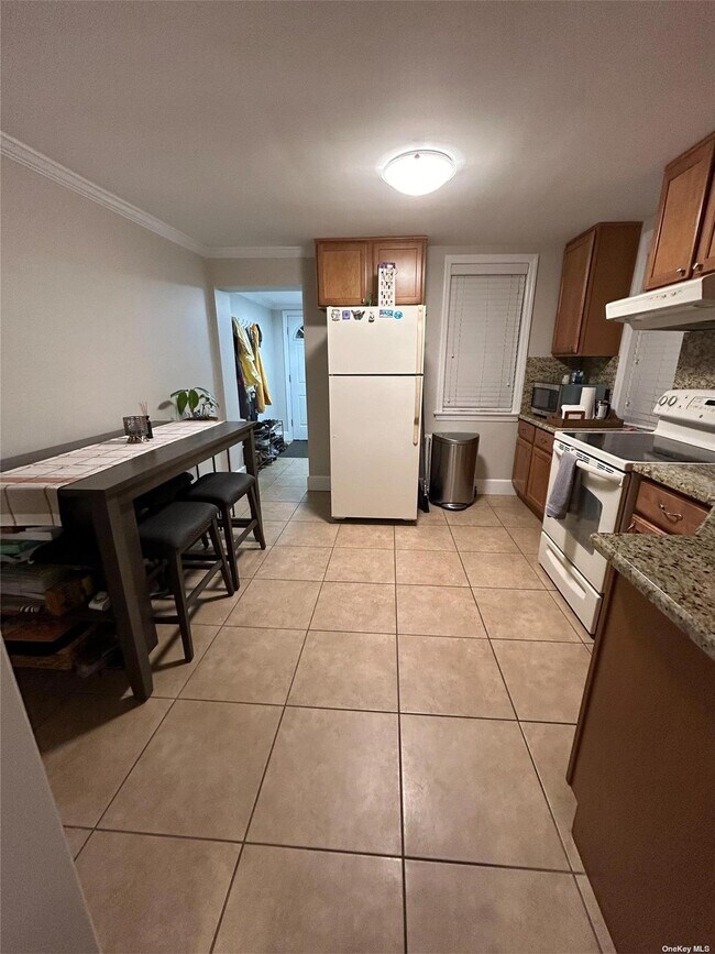 43 Willis Ave, Syosset, NY 11791 Room for Rent in Syosset, NY