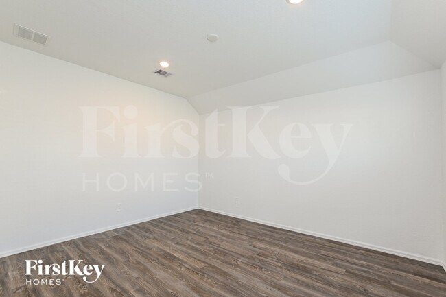 Foto del edificio - 18446 Summit Ranch Dr