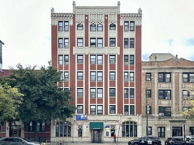Building Photo - 508 W Belmont