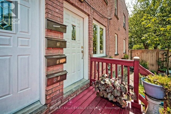 Building Photo - 226 Greenwood Ave
